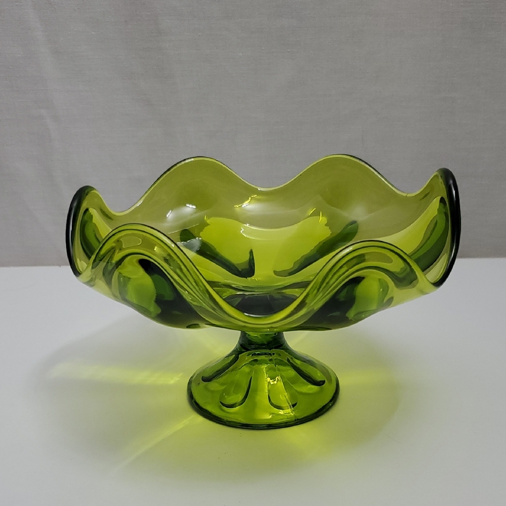Elegant Viking Glass Avocado Green Vintage Pedestal Bowl Candy Dish